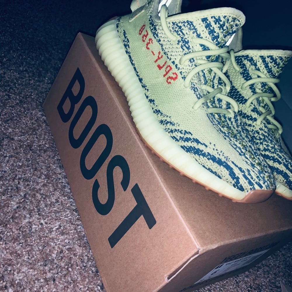 Yeezy boost V2